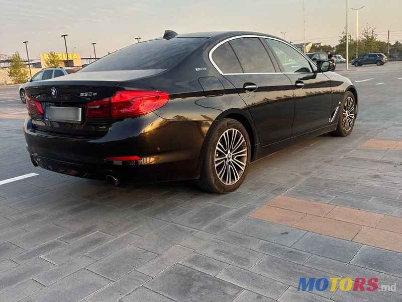 2017' BMW 5 Series photo #3