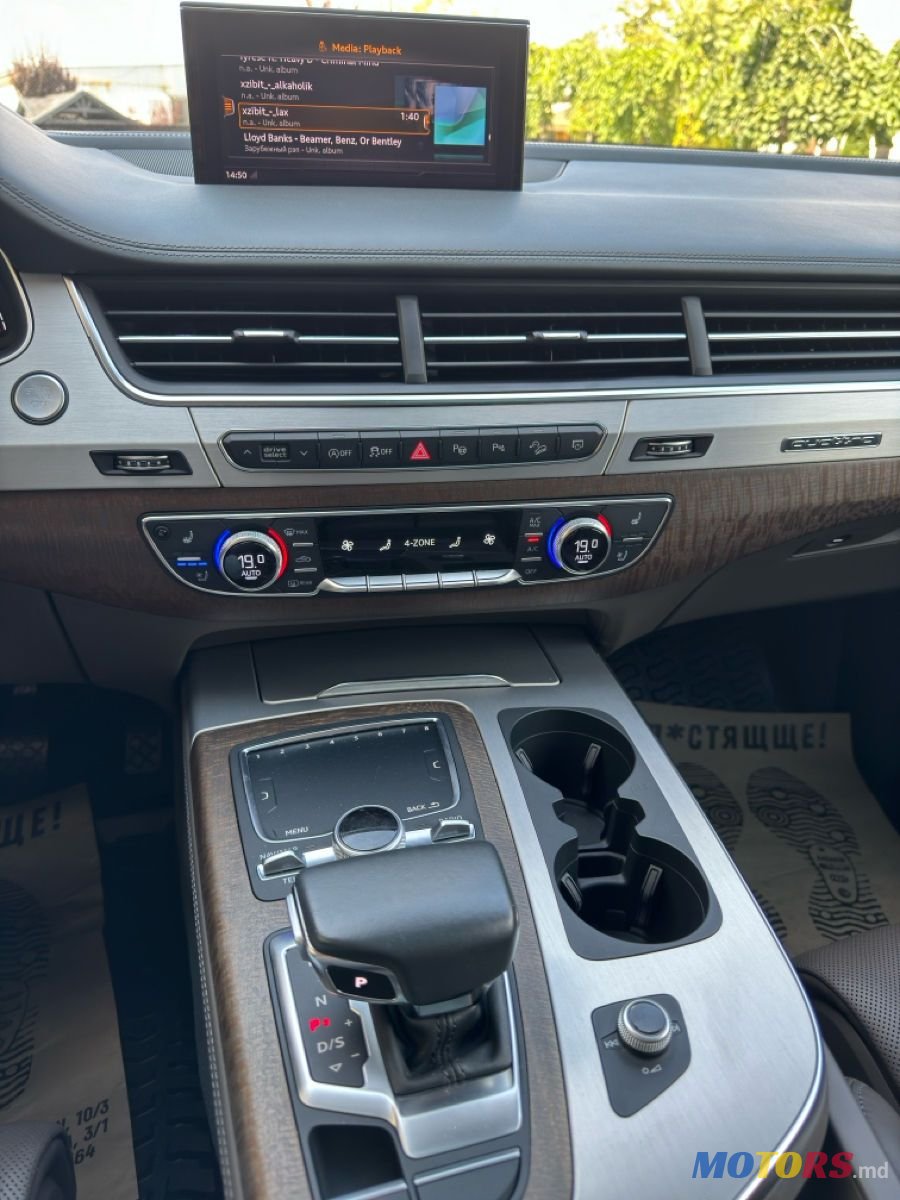 2018' Audi Q7 photo #5