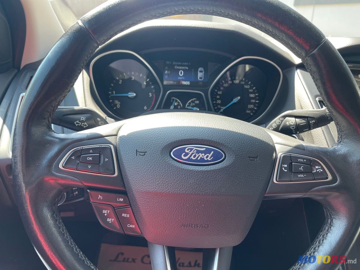 2016' Ford Focus photo #3
