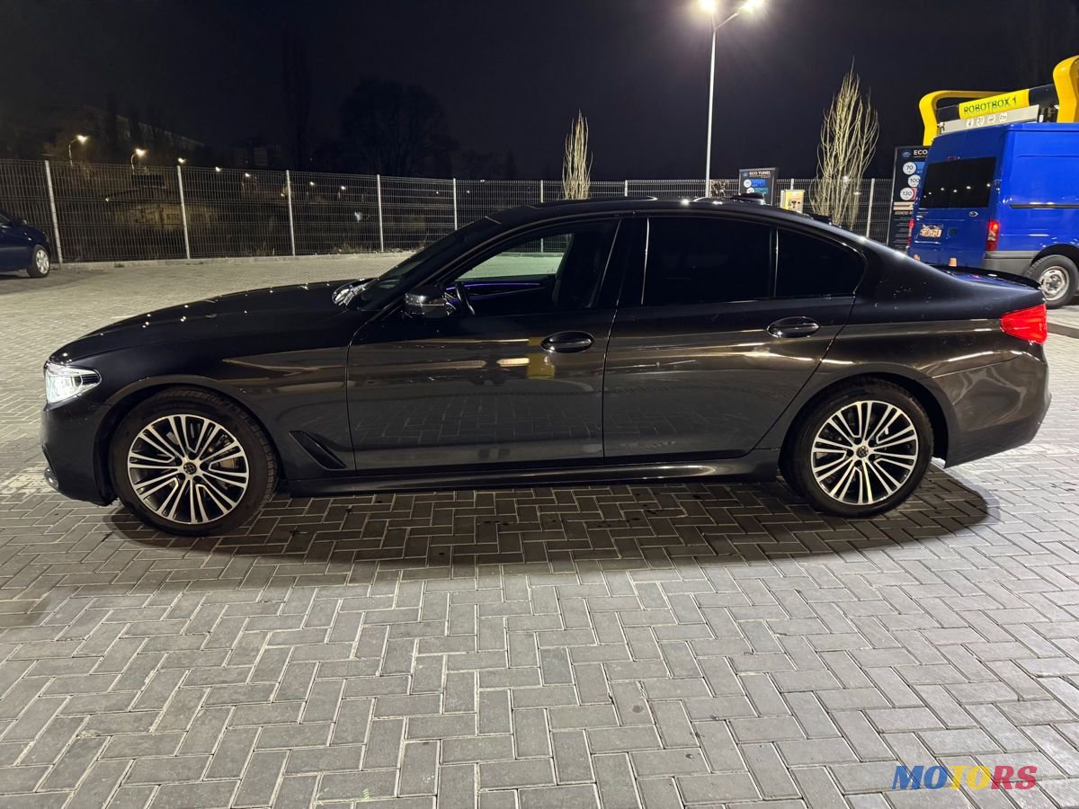 2019' BMW 5 Series photo #6