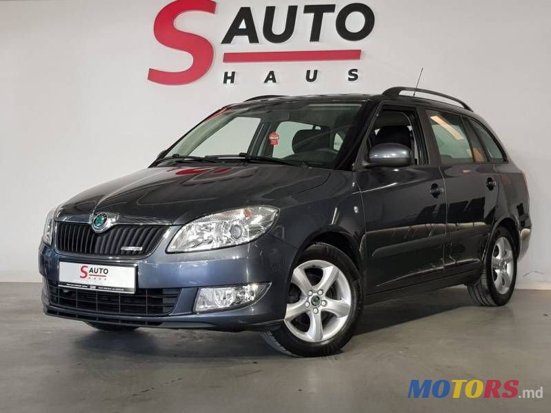 2011' Skoda Fabia photo #1