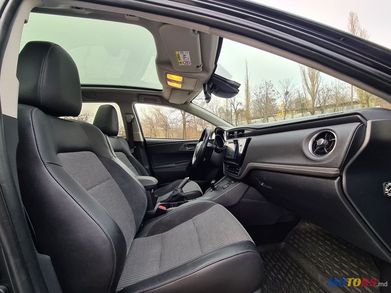 2018' Toyota Auris photo #6