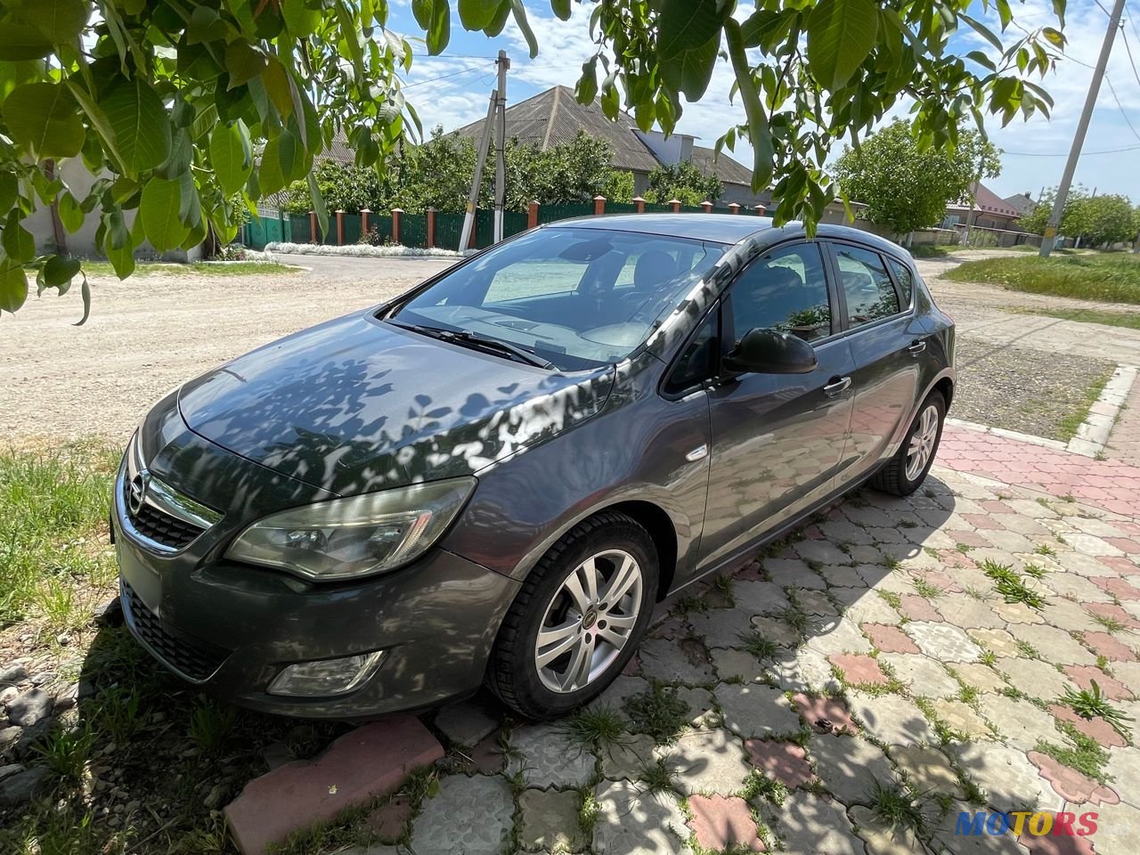 2010' Opel Astra photo #5