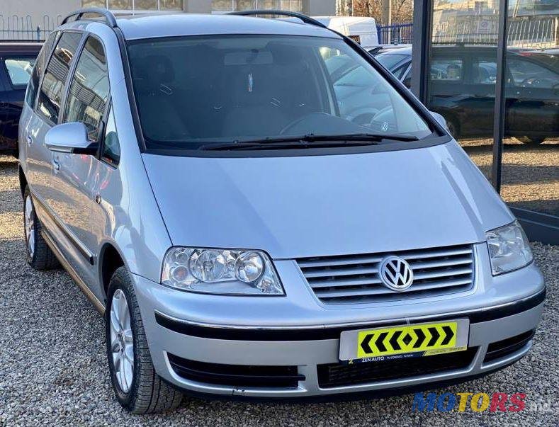 2009' Volkswagen Sharan photo #1