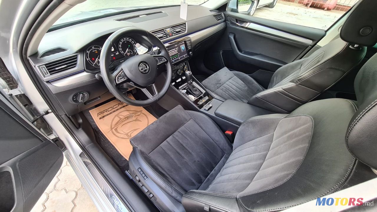 2016' Skoda Superb photo #5
