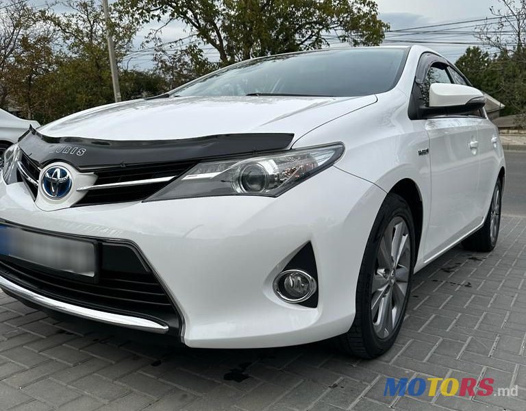 2012' Toyota Auris photo #1