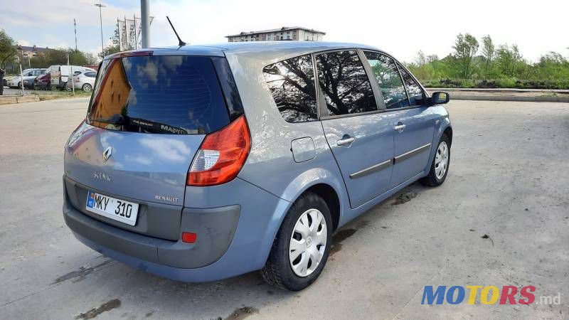 2006' Renault Grand Scenic photo #1