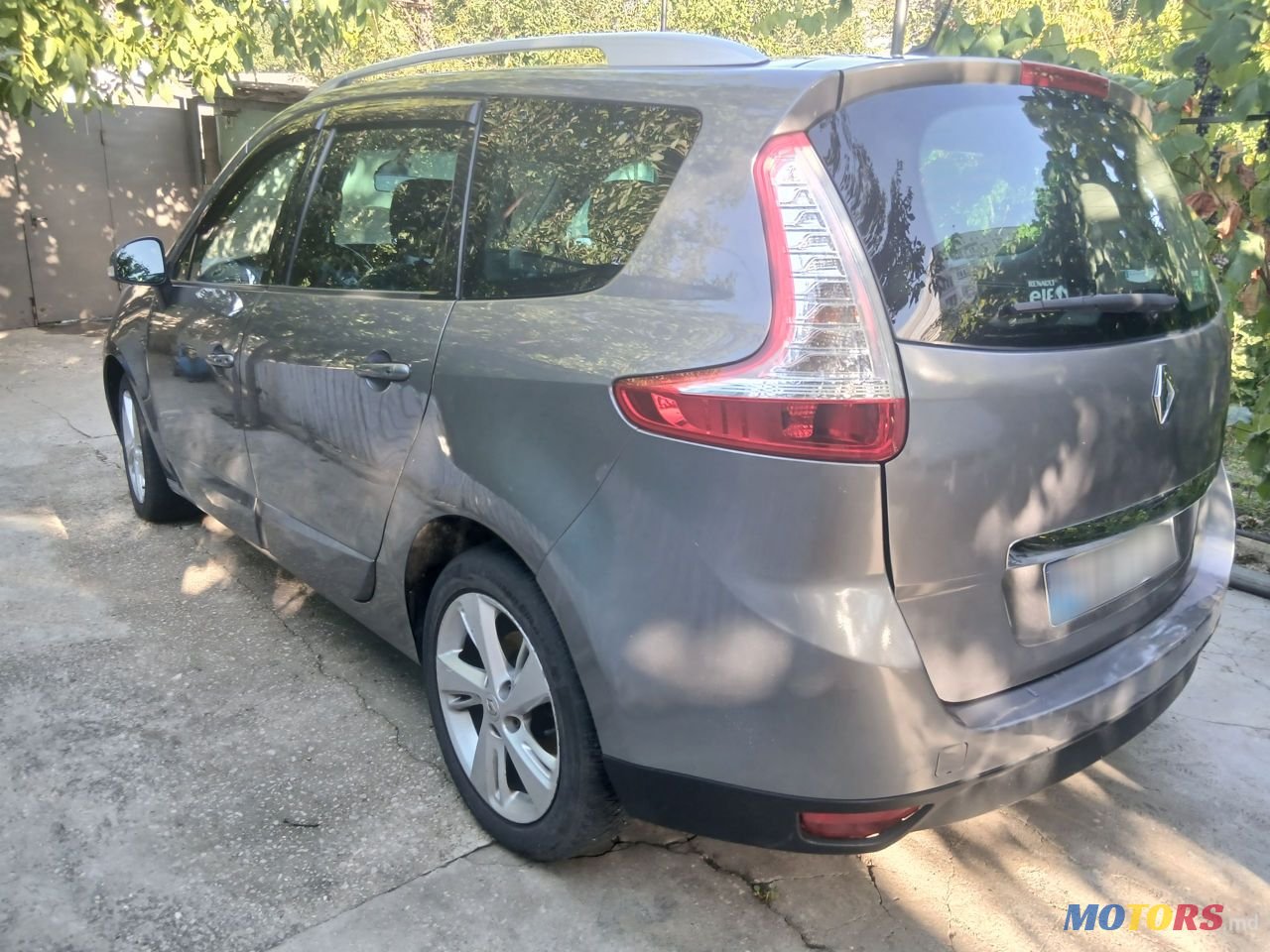 2014' Renault Grand Scenic photo #3