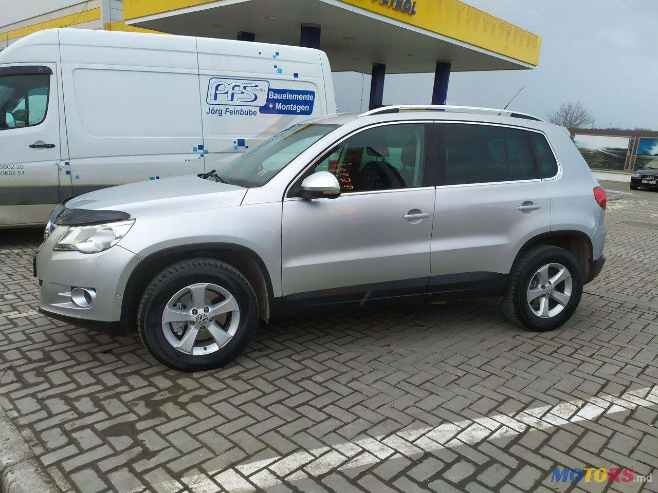 2008' Volkswagen Tiguan photo #3