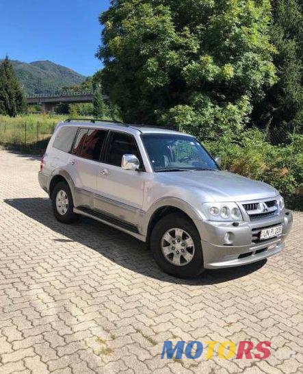2006' Mitsubishi Pajero photo #1