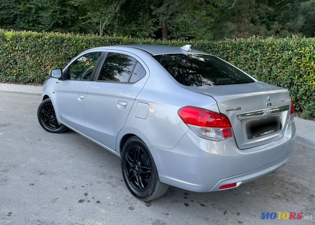 2016' Mitsubishi Attrage photo #2