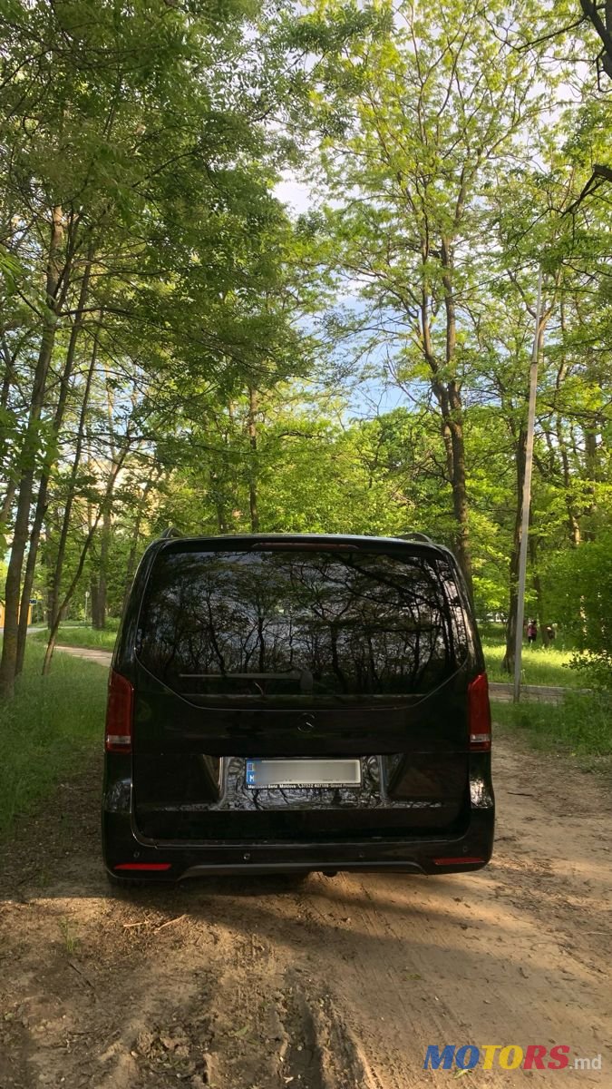 2020' Mercedes-Benz V-Class photo #2