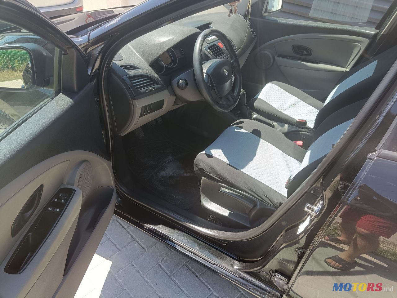 2010' Renault Megane photo #6