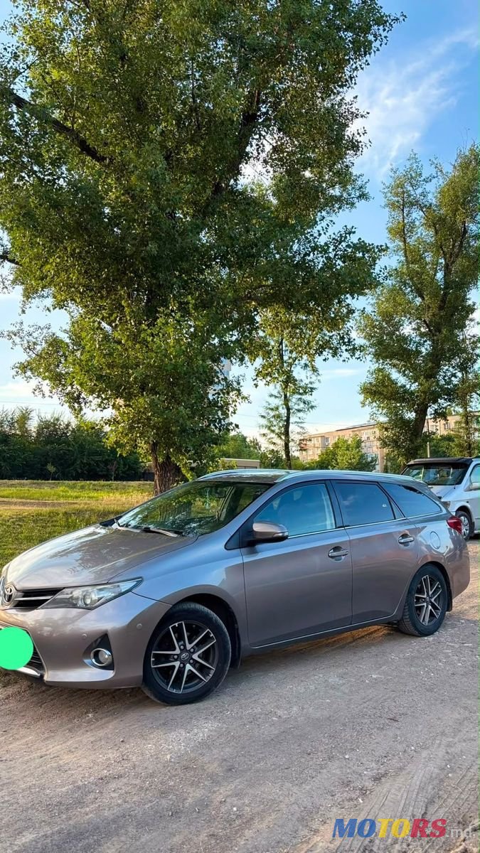 2015' Toyota Auris photo #3