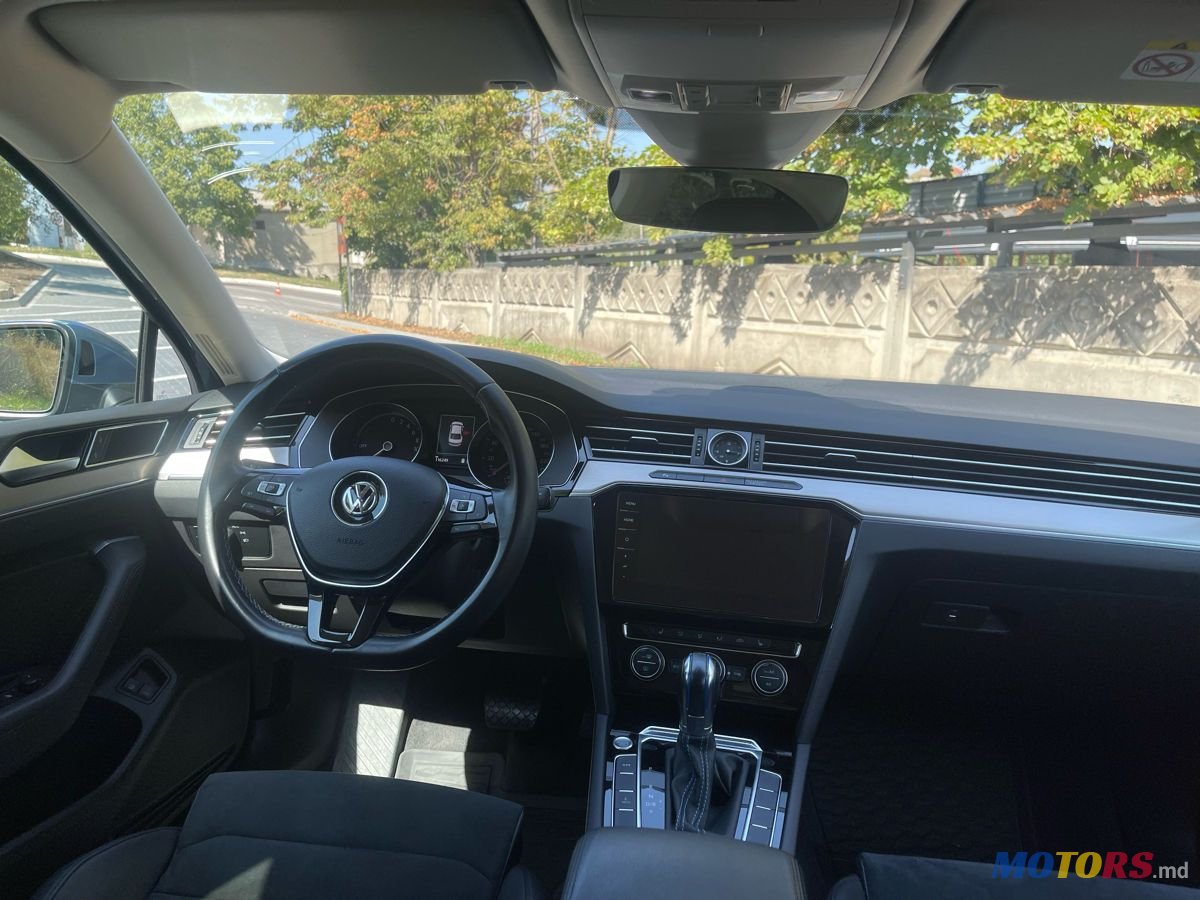 2018' Volkswagen Passat photo #5