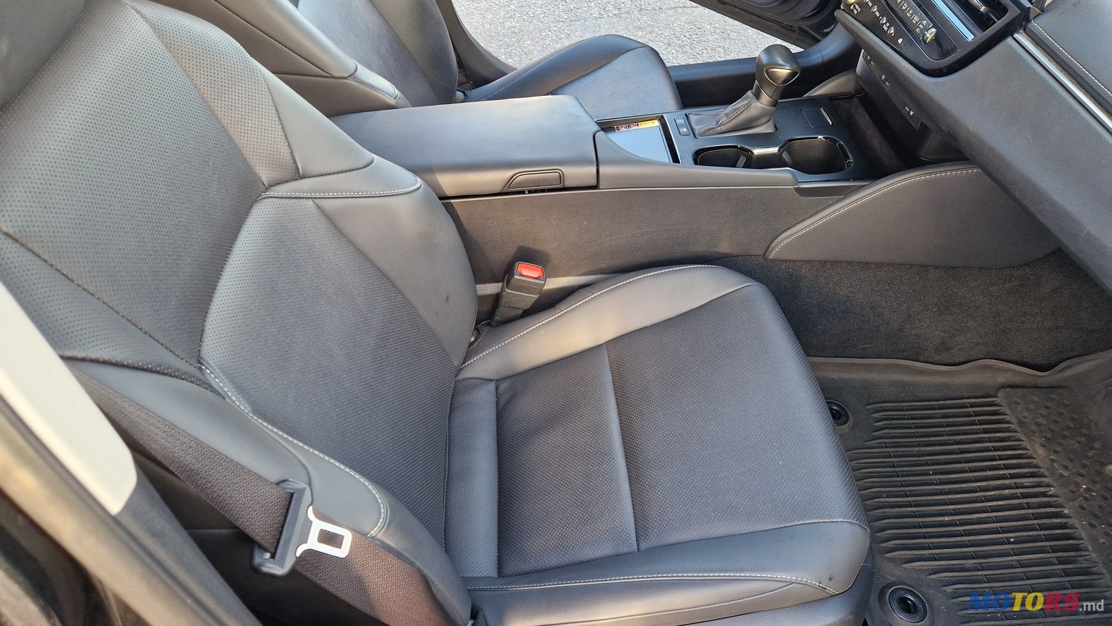 2023' Lexus ES 300 ES300H 2.5 Hybrid photo #7