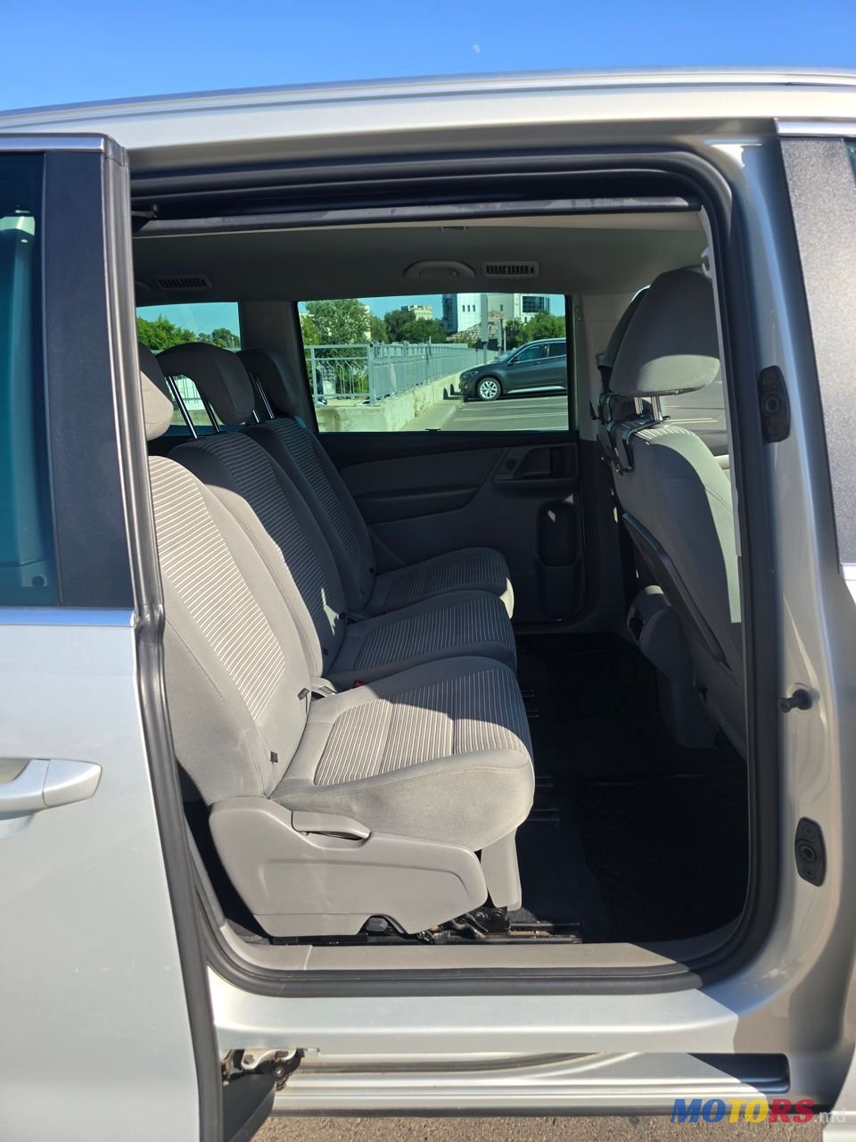 2011' SEAT Alhambra photo #4