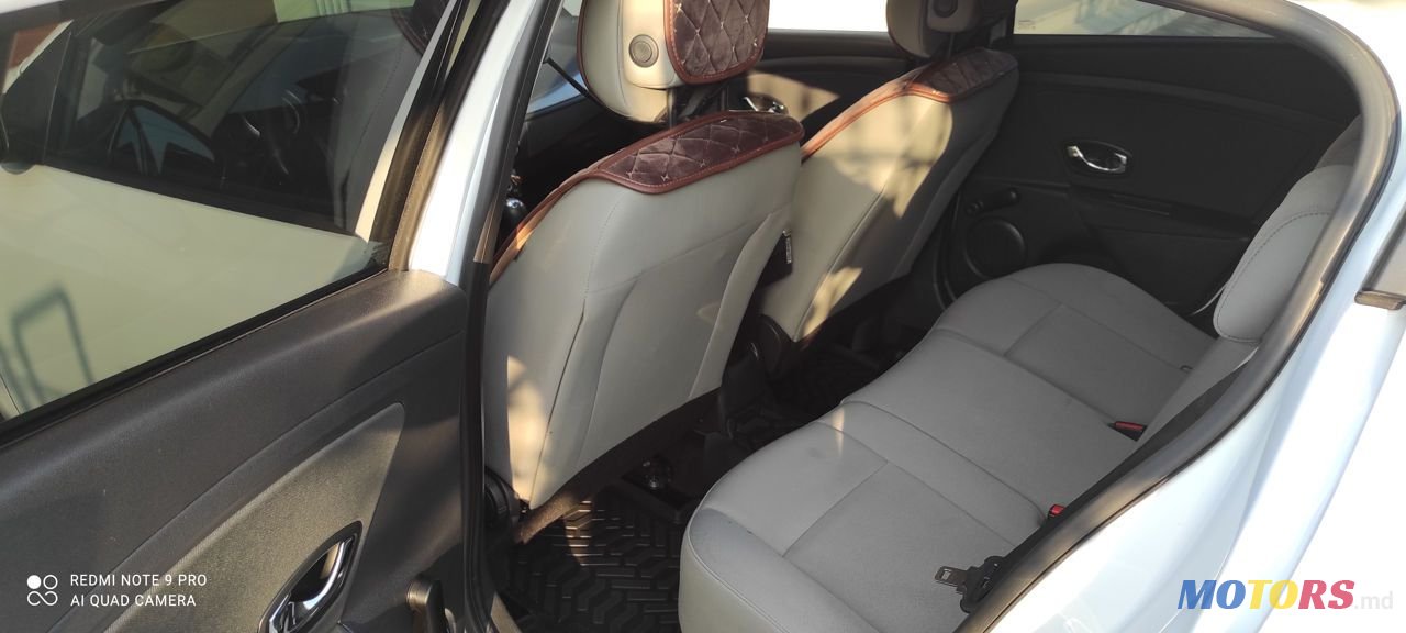 2012' Renault Megane photo #6