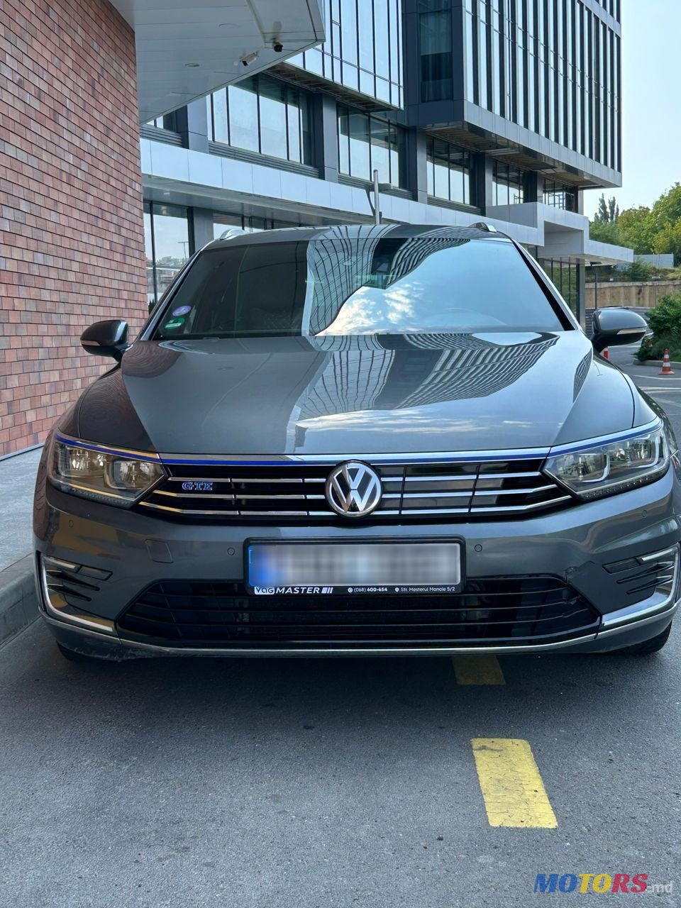 2016' Volkswagen Passat photo #1
