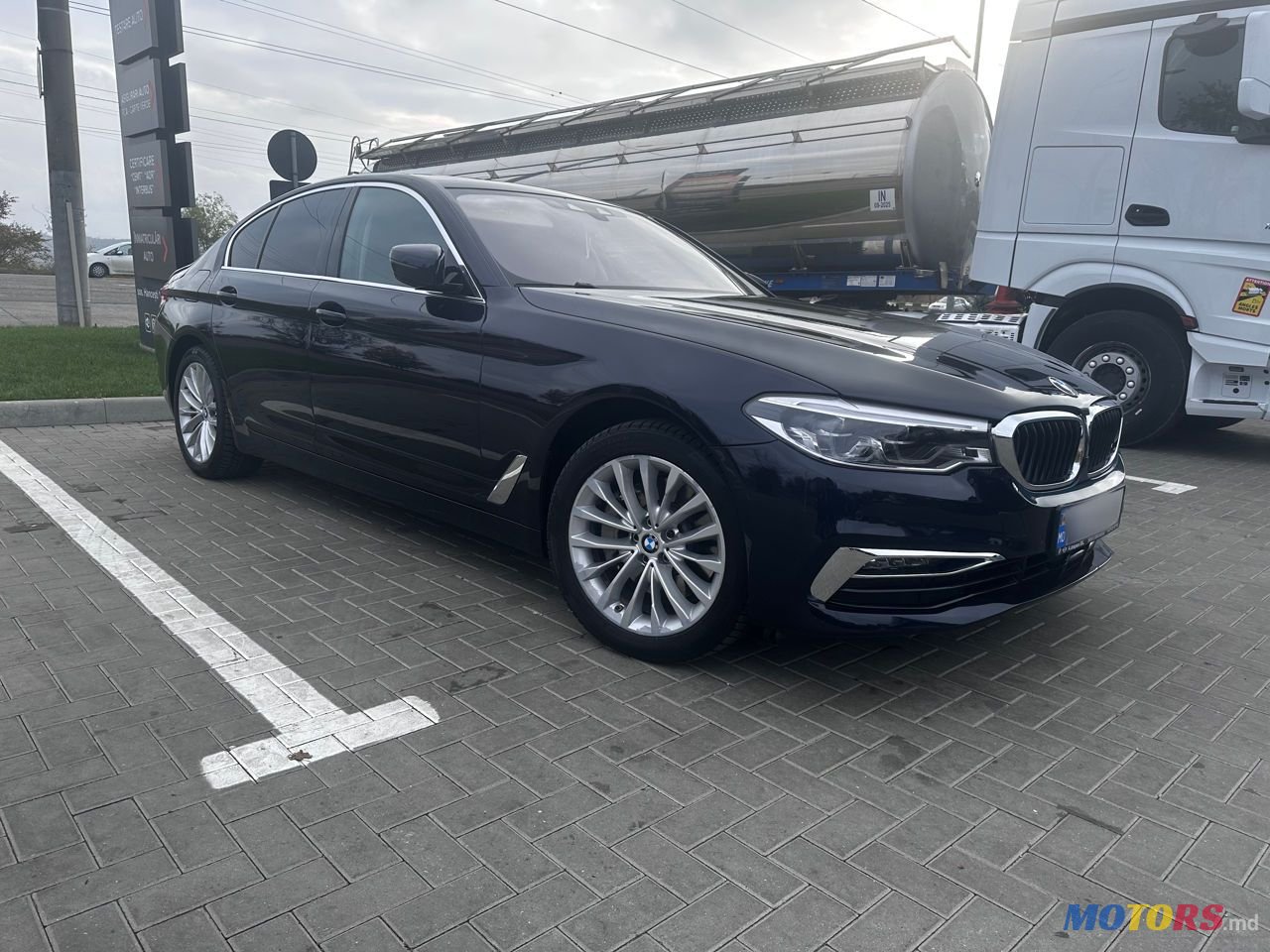 2019' BMW 5 Series photo #3