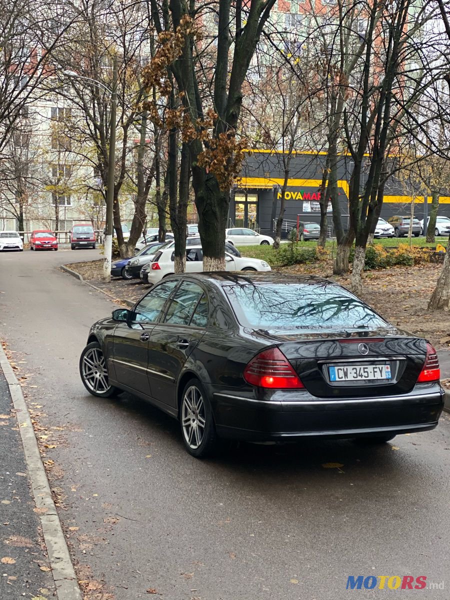 2004' Mercedes-Benz E Класс photo #3