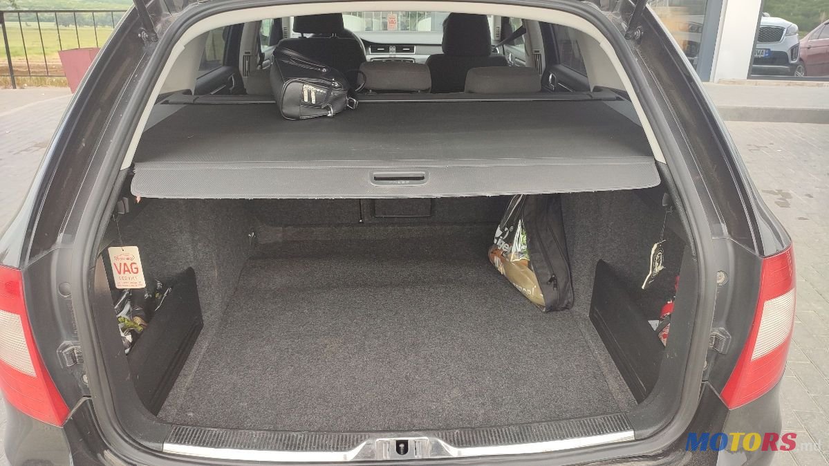 2010' Skoda Superb photo #6