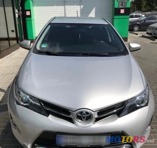 2014' Toyota Auris photo #3