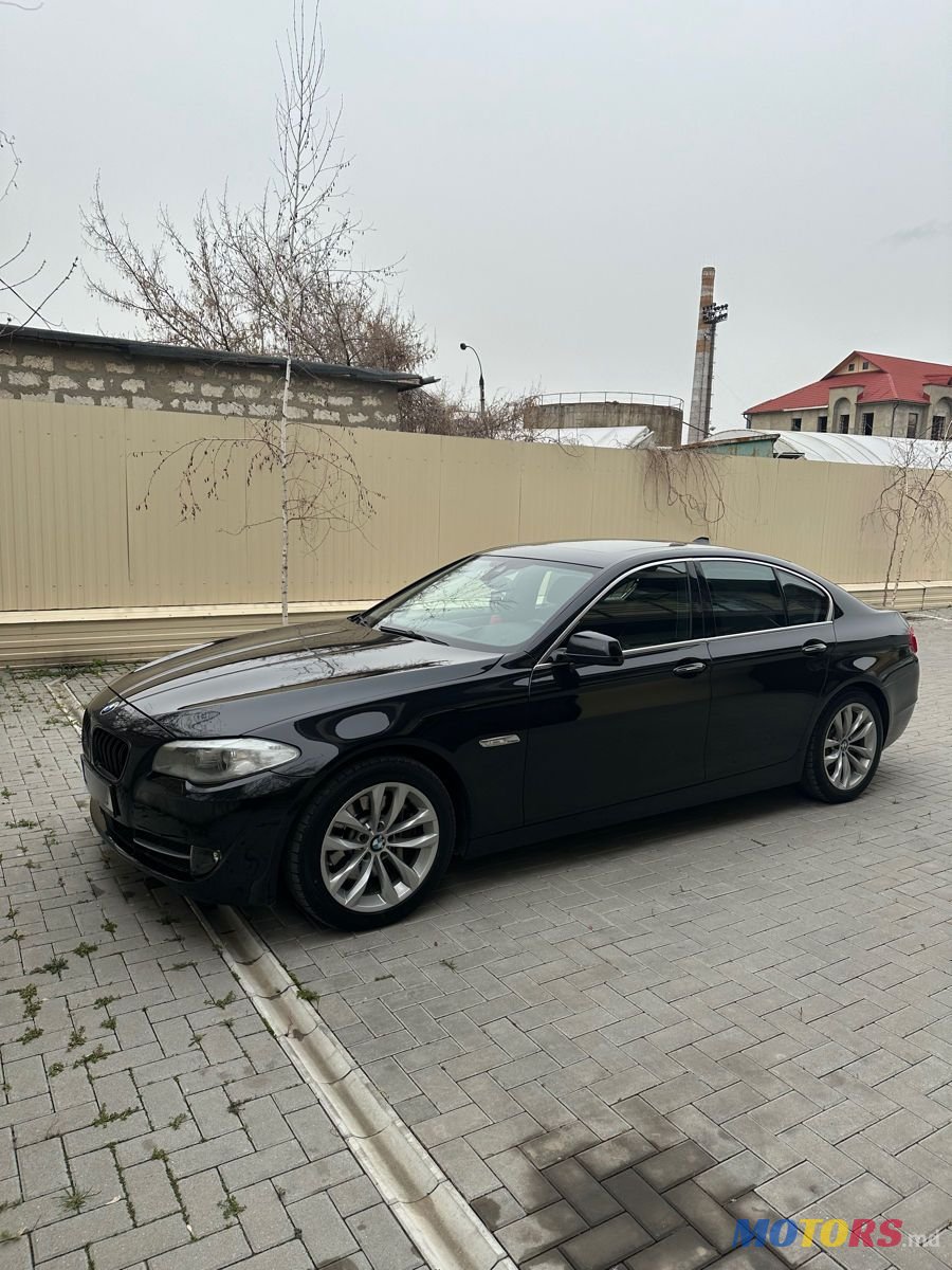 2013' BMW 5 Series photo #2