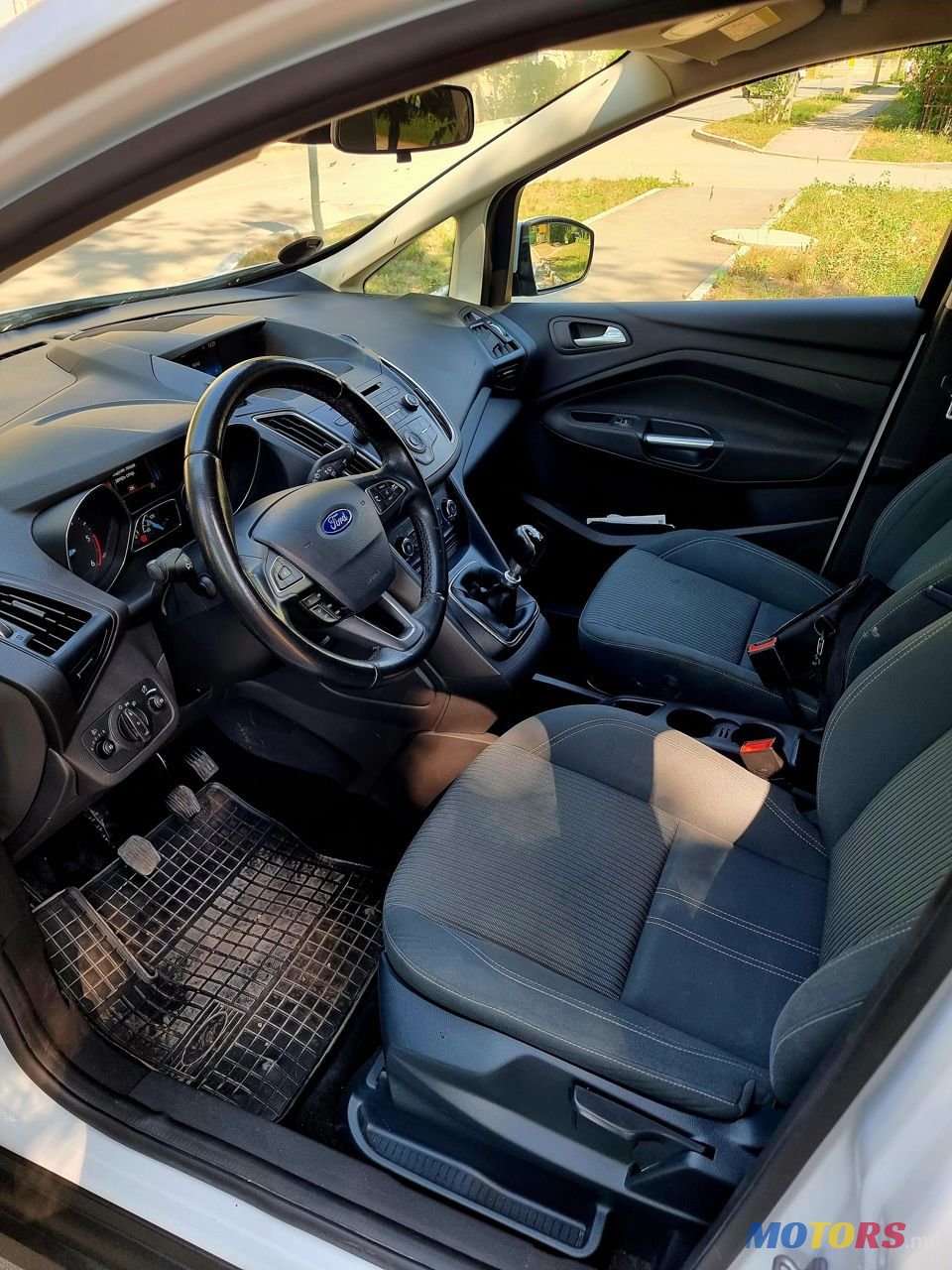 2015' Ford Grand C-MAX photo #6