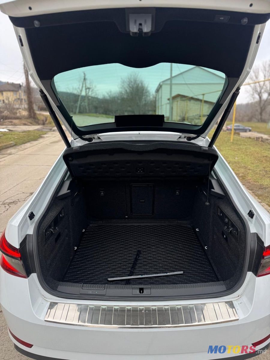 2021' Skoda Superb photo #3