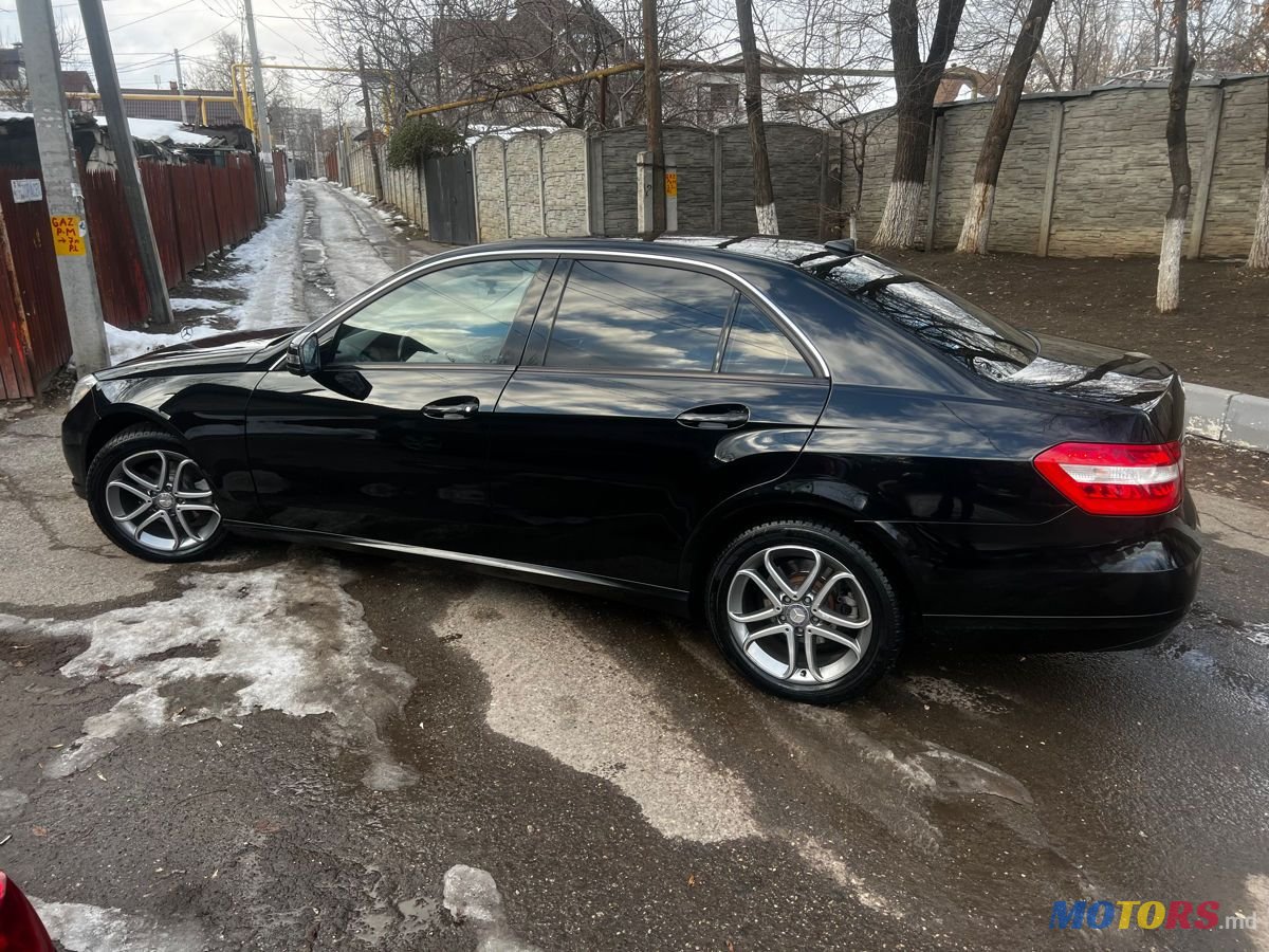 2011' Mercedes-Benz E Класс photo #4