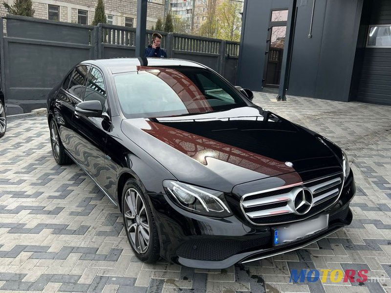 2017' Mercedes-Benz E Класс photo #2