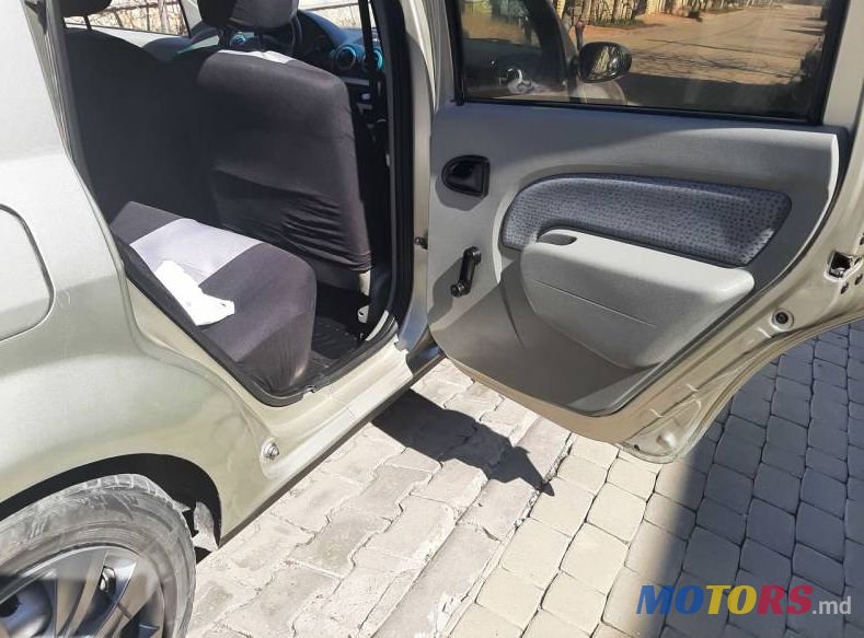 2006' Dacia Logan photo #1