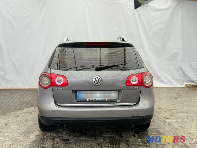2006' Volkswagen Passat photo #6