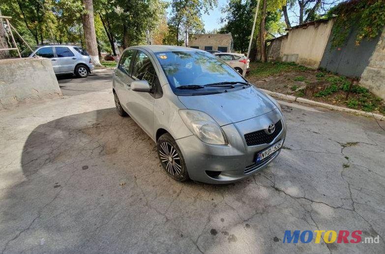 2006' Toyota Yaris photo #2