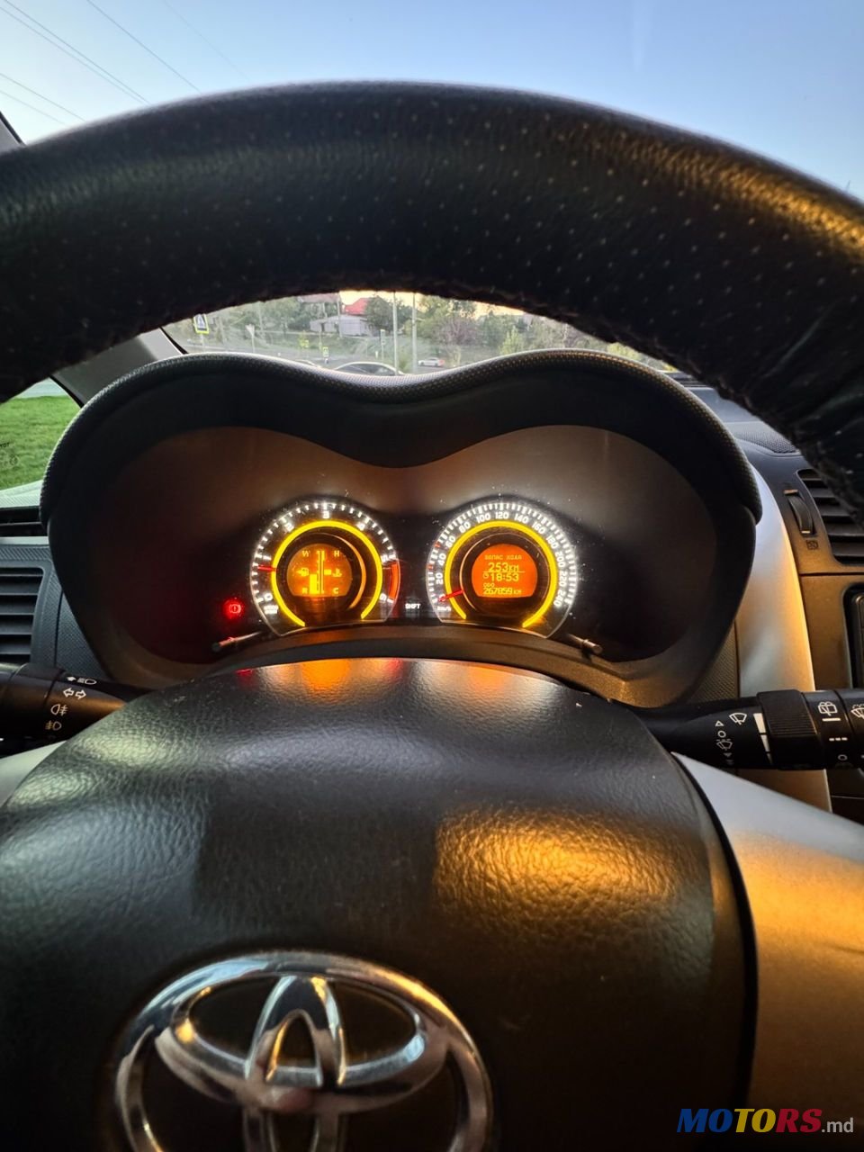 2010' Toyota Auris photo #3