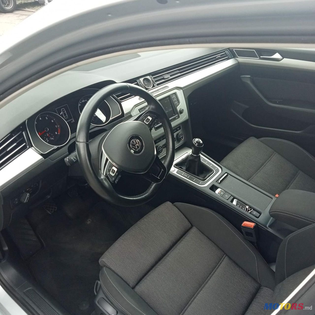 2015' Volkswagen Passat photo #6