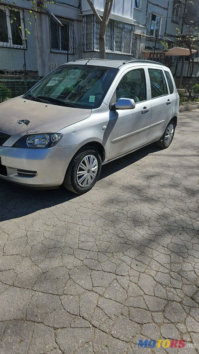 2003' Mazda 2 photo #2