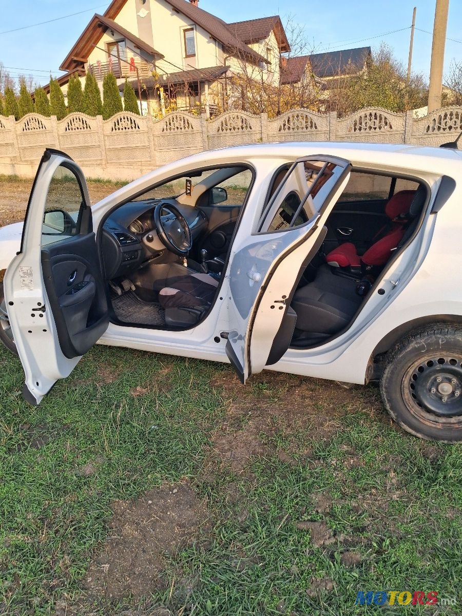 2014' Renault Megane photo #5