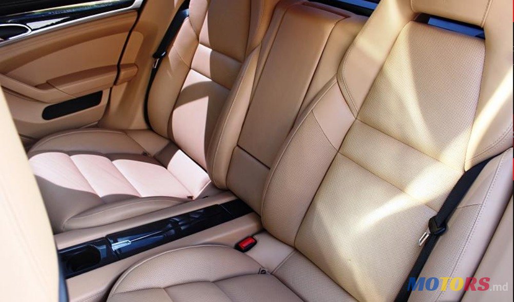 2013' Porsche Panamera photo #1
