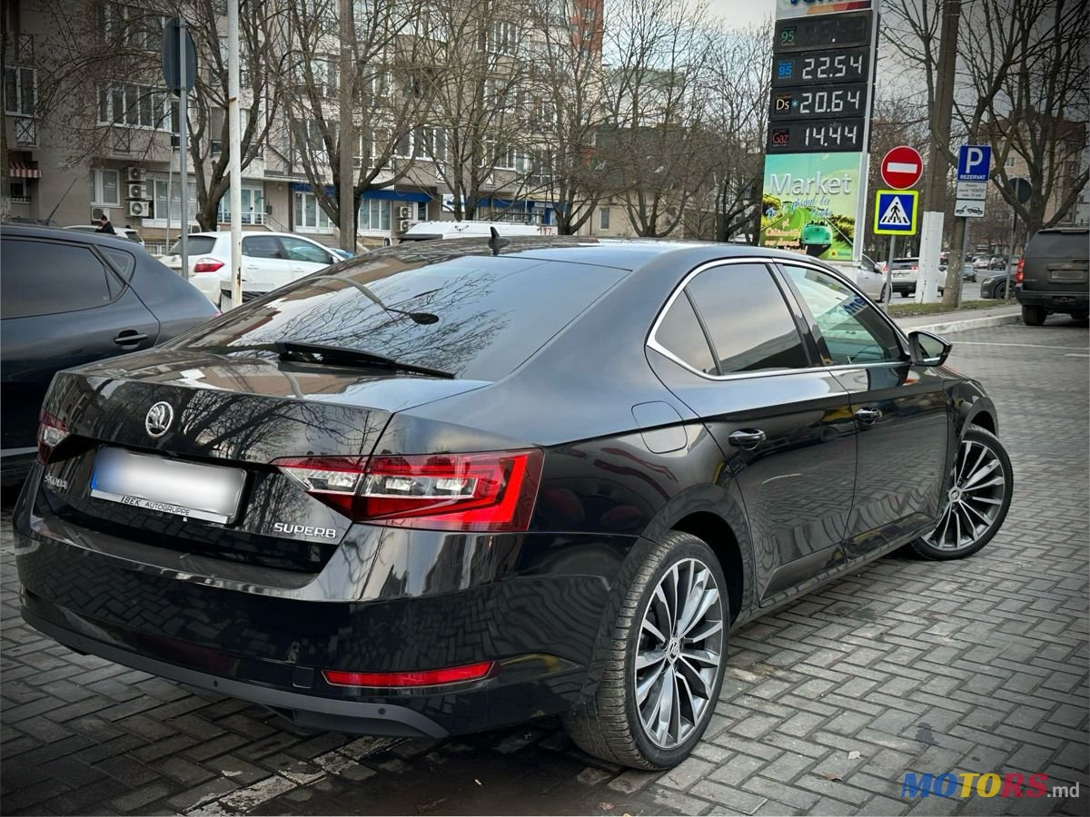 2018' Skoda Superb photo #4