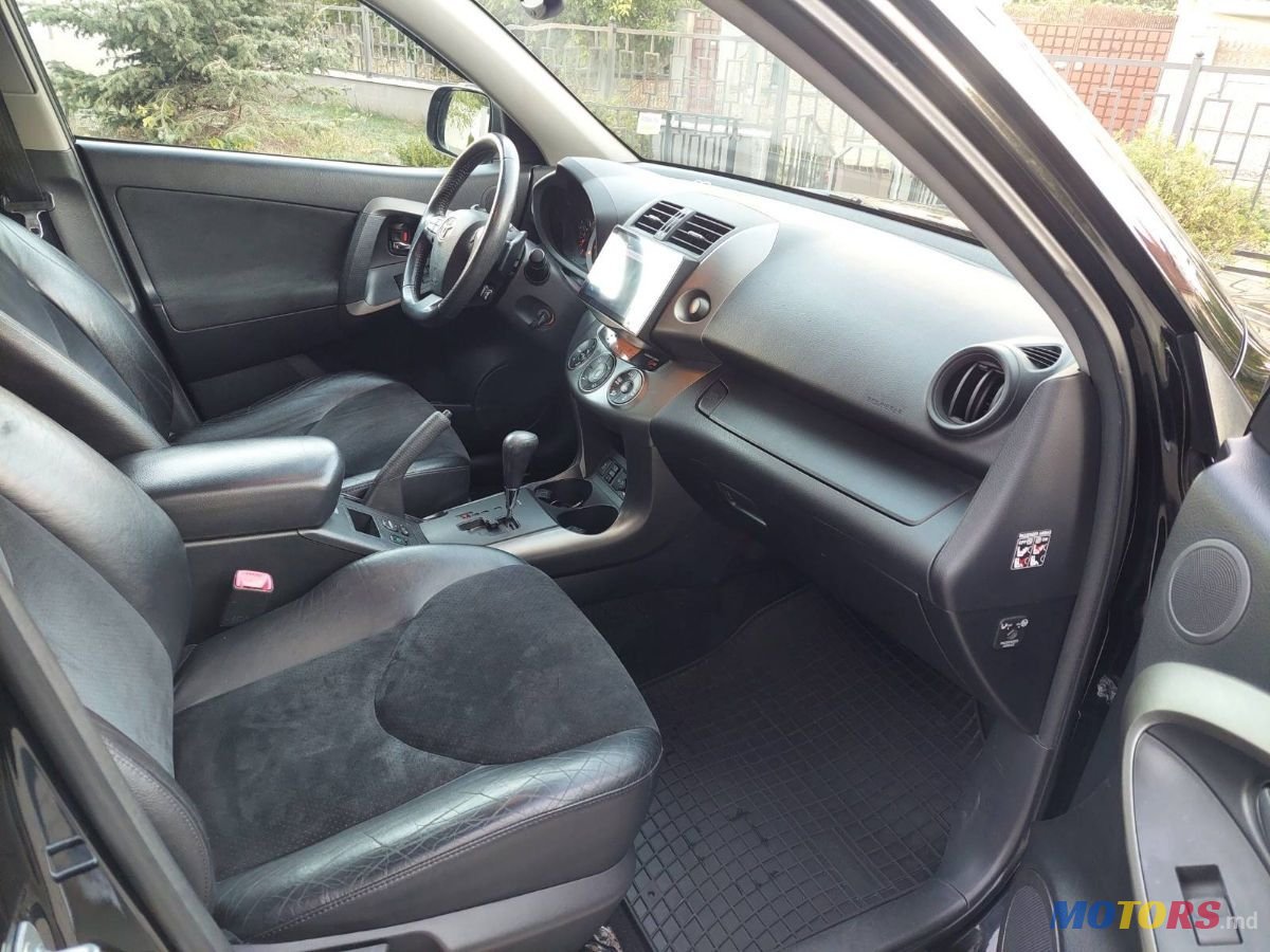 2010' Toyota RAV4 photo #6