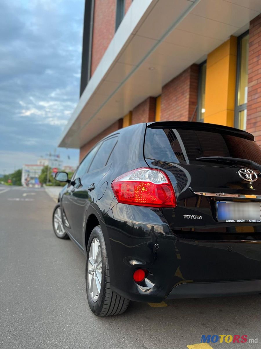 2010' Toyota Auris photo #4