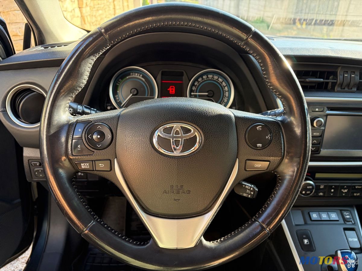 2014' Toyota Auris photo #4