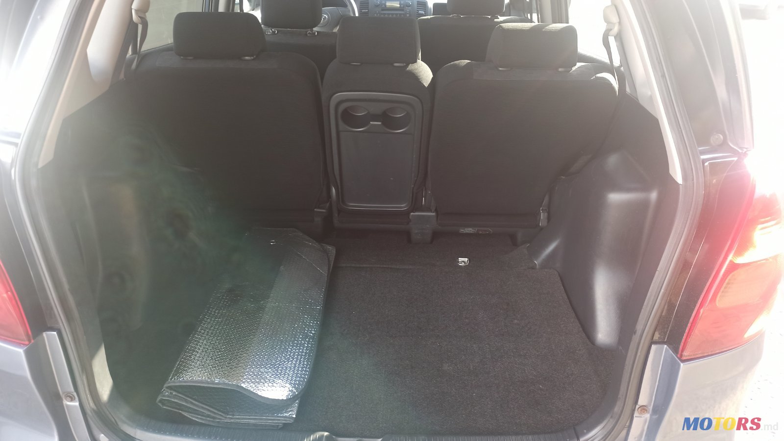 2003' Toyota Corolla Verso photo #4