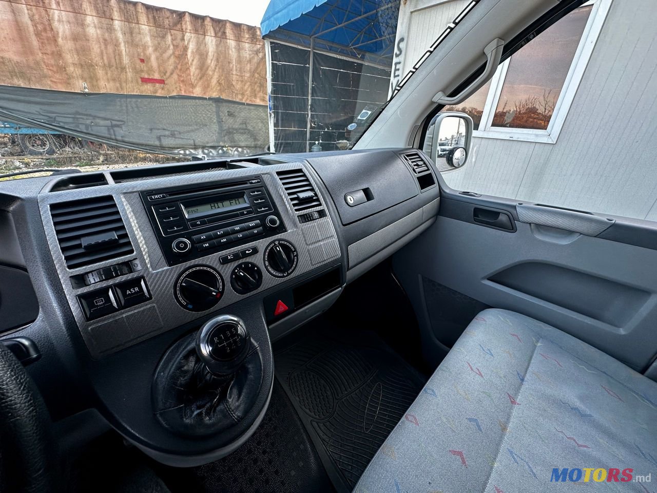 2005' Volkswagen Transporter photo #6