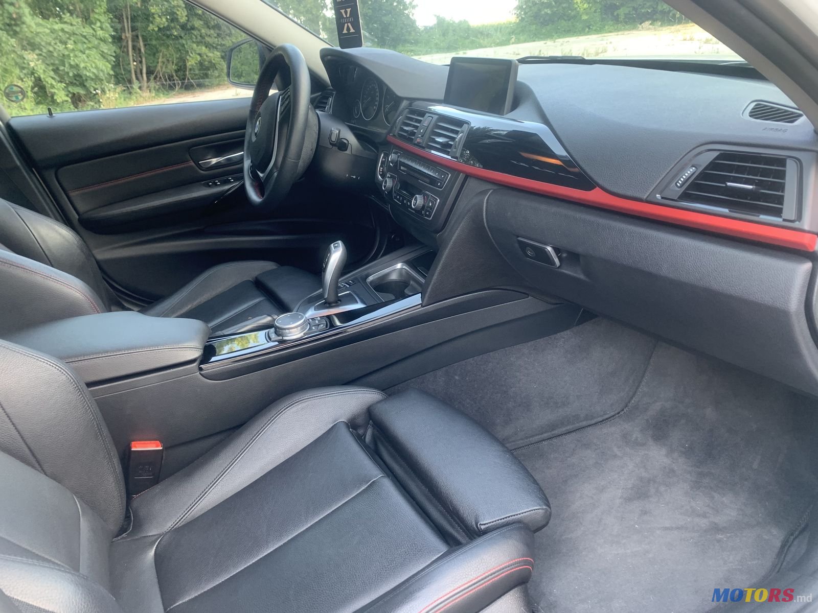 2015' BMW 320 2000i photo #6