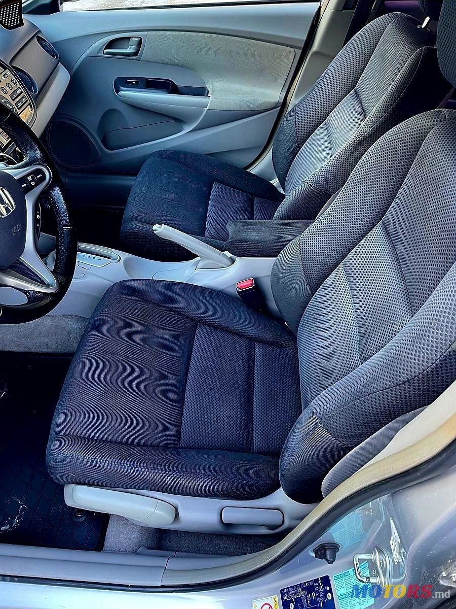 2010' Honda Insight photo #4