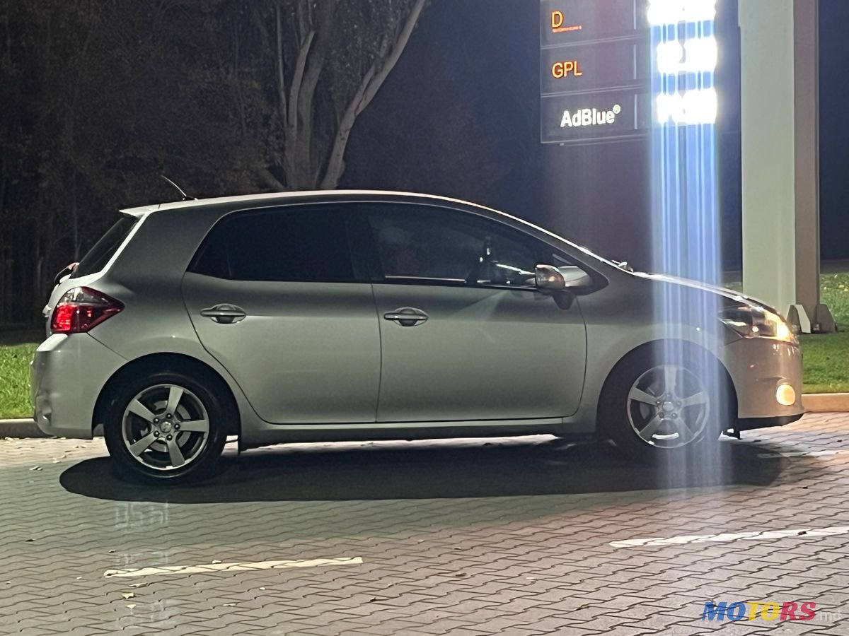 2010' Toyota Auris photo #6