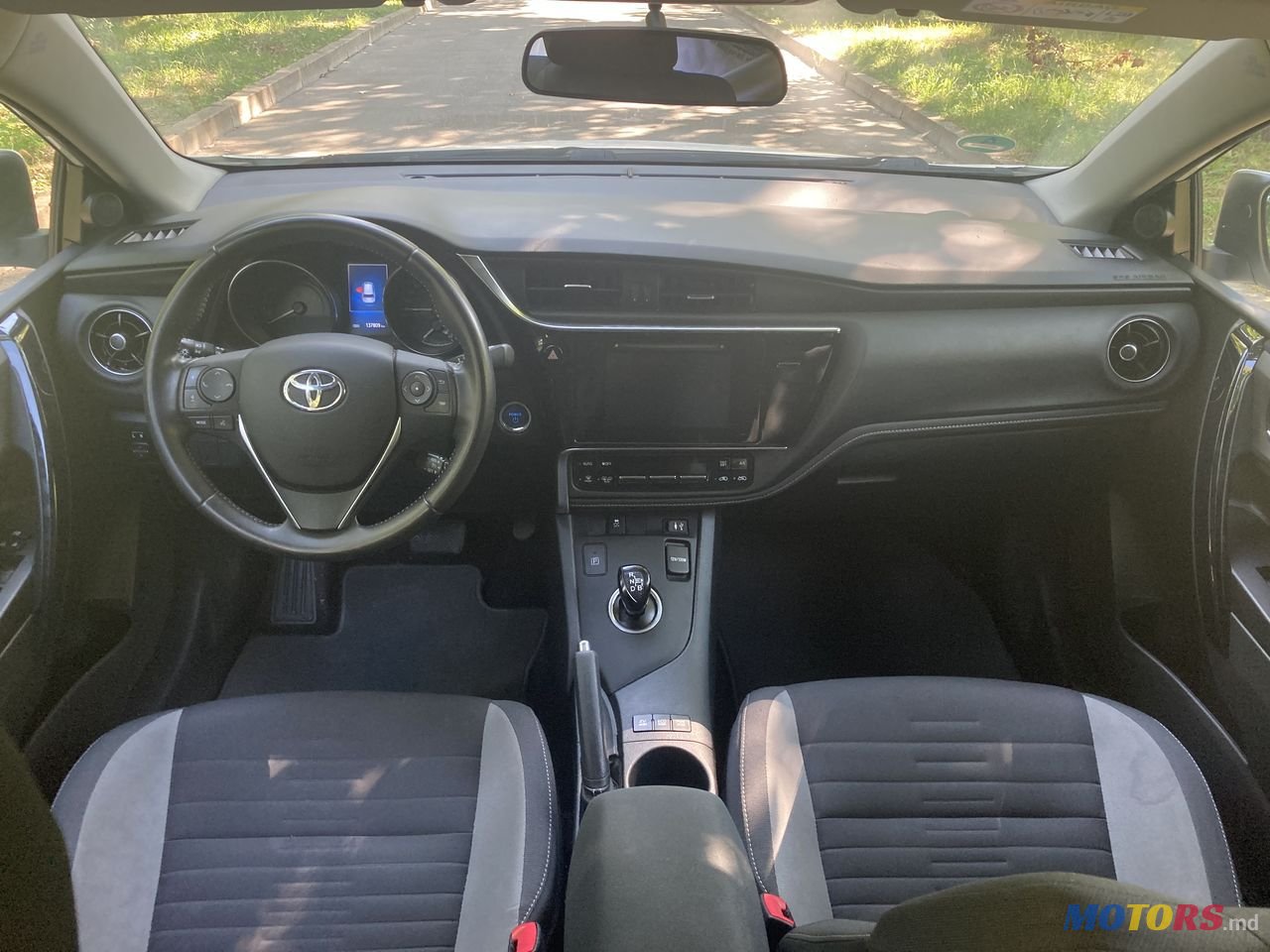 2015' Toyota Auris photo #6